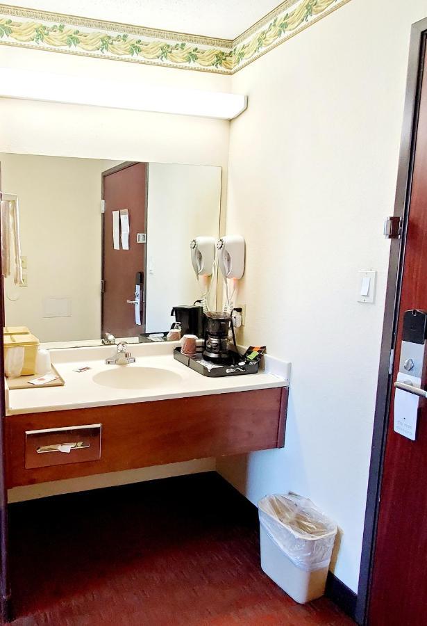 Executive Inn Alva Luaran gambar