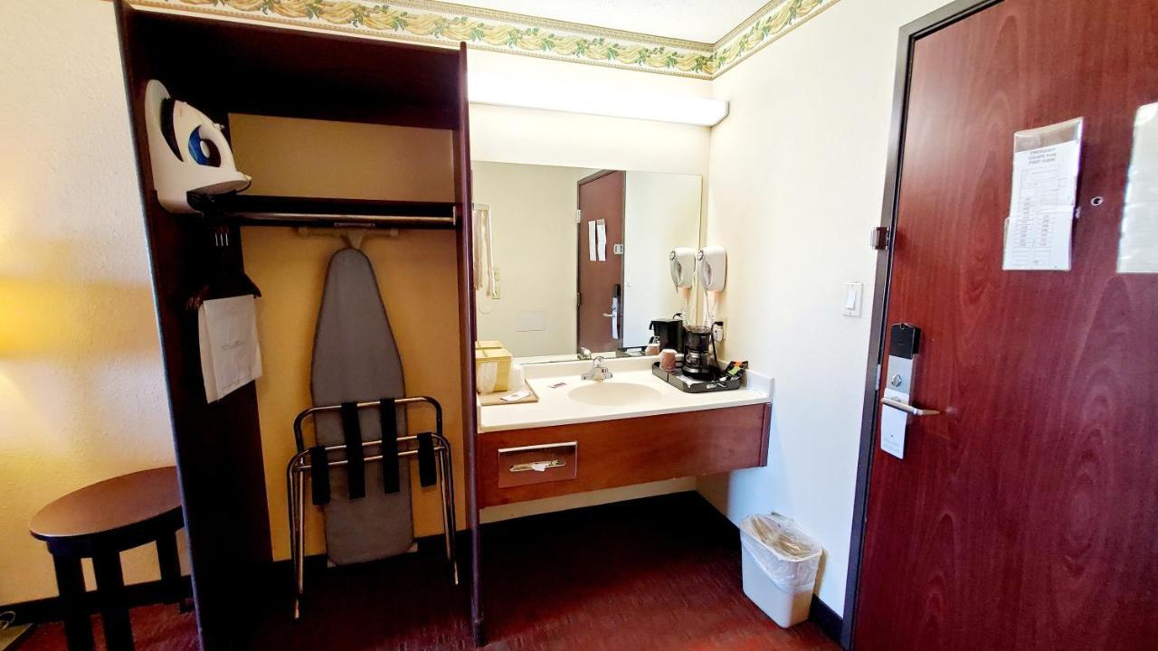 Executive Inn Alva Luaran gambar